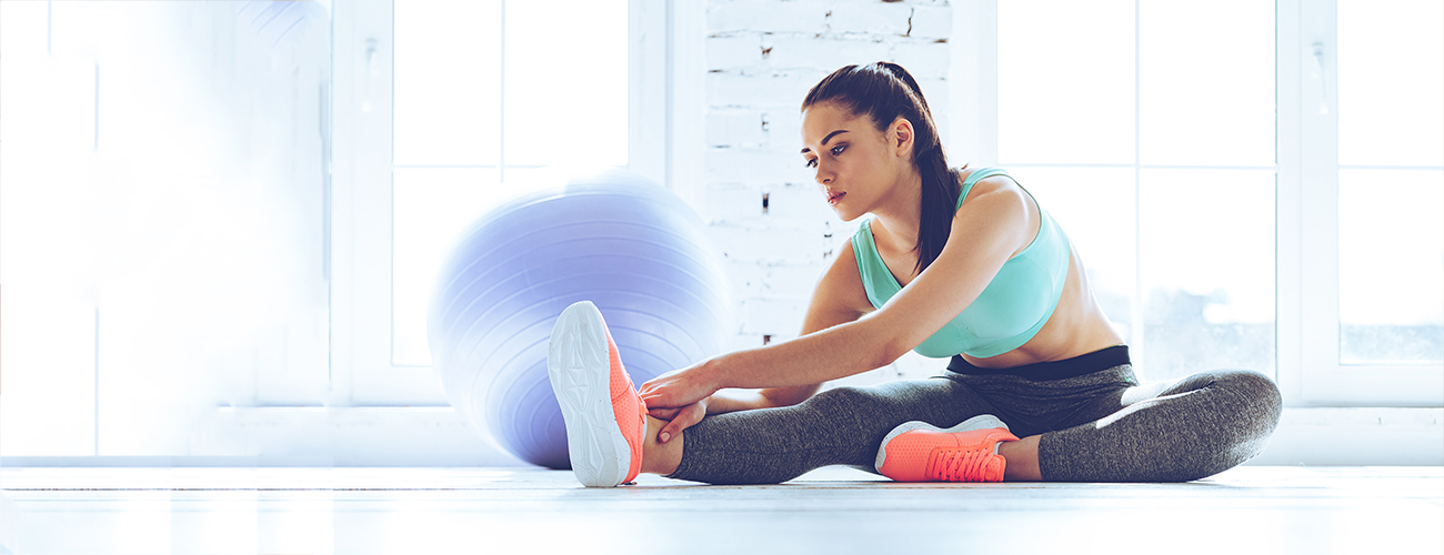 Você sabia que o exercício de alongamento deve durar entre 20 e 30 segundos cada e que ele pode ser feito antes da atividade física ou depois de um duro dia de trabalho?
